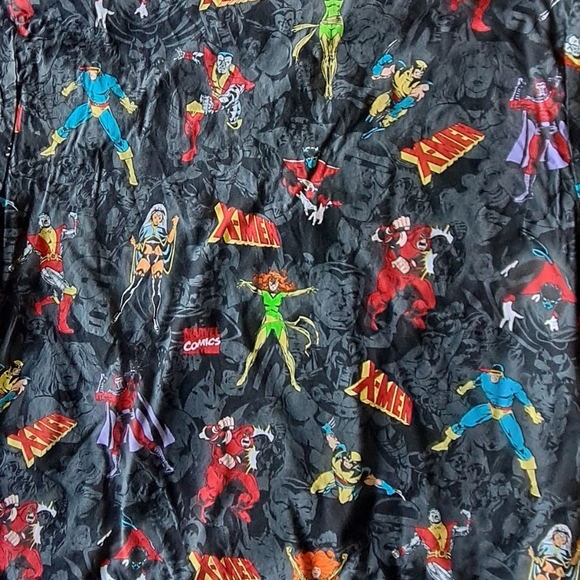 Marvel X-Men Scrub Top - Picture 6 of 6